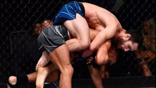 Қазақстандық спортшы UFC-дегі екі айқас үшін қанша табыс көргені белгілі