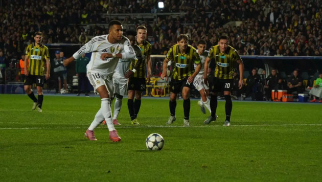 Футбол көріп отырып әйелін сиқы