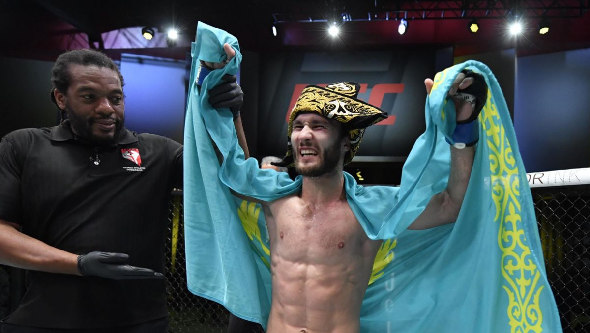 "Көпшілікті таңғалдырды". Маман Морозовтың UFC ұйымындағы бірінші жеңісі туралы