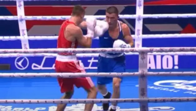 21 жастағы қазақ боксшының әлем чемпионатындағы жеңісінің видеосы