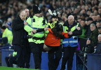 ©REUTERS/Lee Smith, Phil Noble