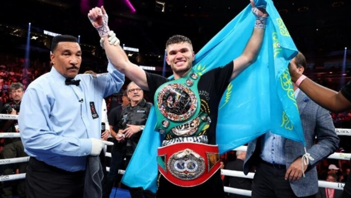 Әли Ахмедов WBC және IBF титулдарының иегері атанды