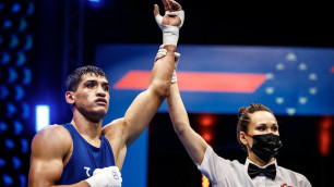 Өзбек боксшы Ташкенттегі ӘЧ-нің ширек финалына айқассыз өтті