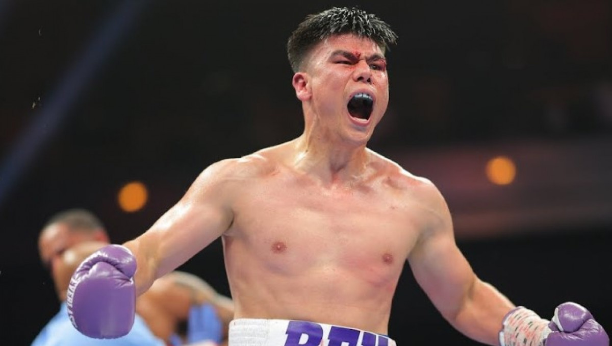 Әуесқойда Жәнібекті жеңген өзбек боксшы жеңілмеген нокаутшымен айқасады