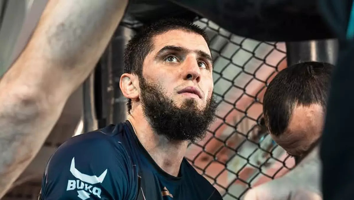 UFC-де Ислам Махачевке ең қауіпті қарсылас табылды: ол жеңілмеген қазақ нокаутшы
