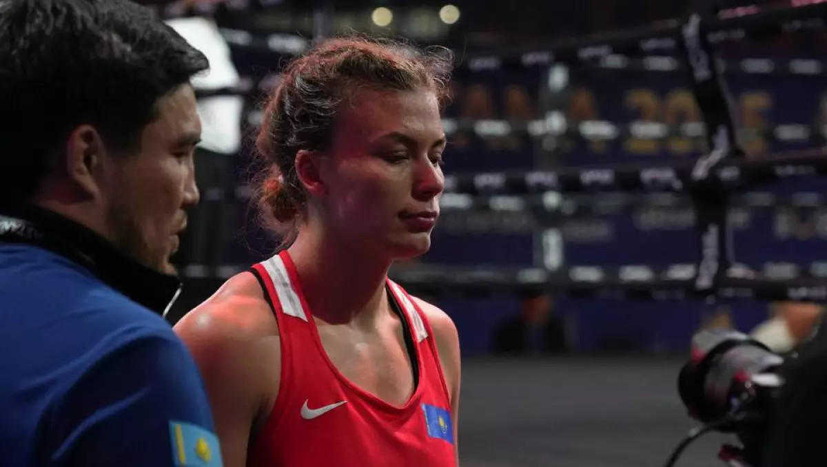 Қазақстандық боксшы Әлем кубогінде нокдаун жасап жеңісті жұлып алды