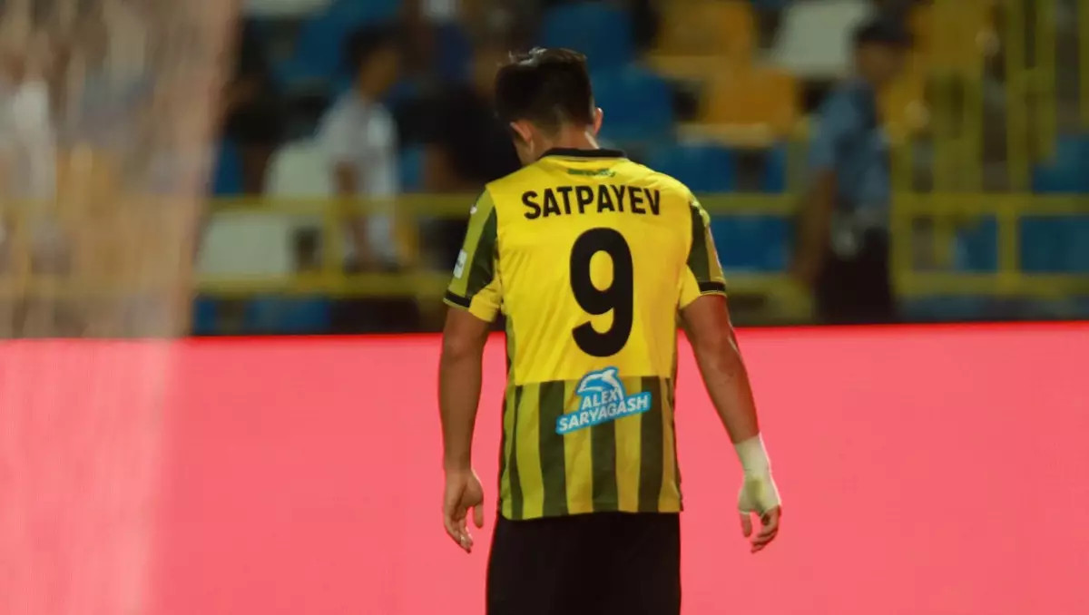 16 жастағы Дастан Сәтбаев Чемпиондар лигасында рекорд жасады