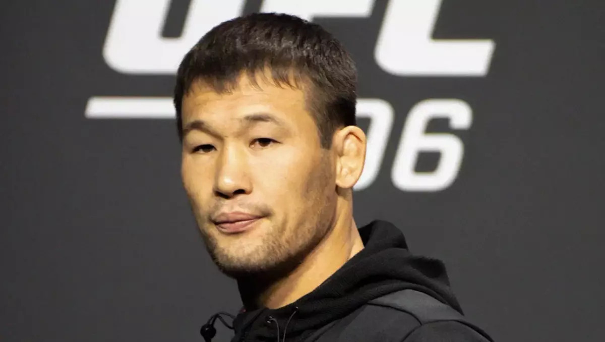 Шавкат Рахмоновтың жол апатына түскен ұлы мен әйелі ауруханадан шықты