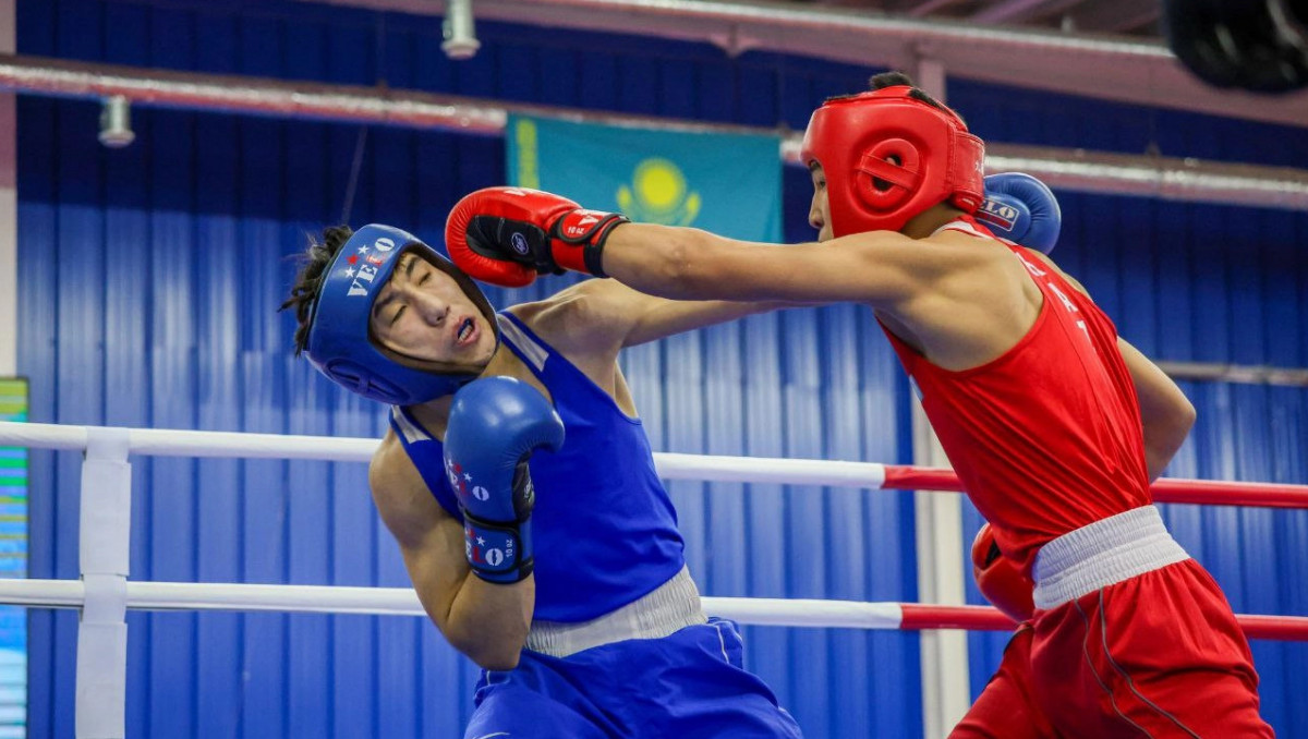 Қазақ боксшының қытаймен айқасы күтпеген нәтижемен бітті