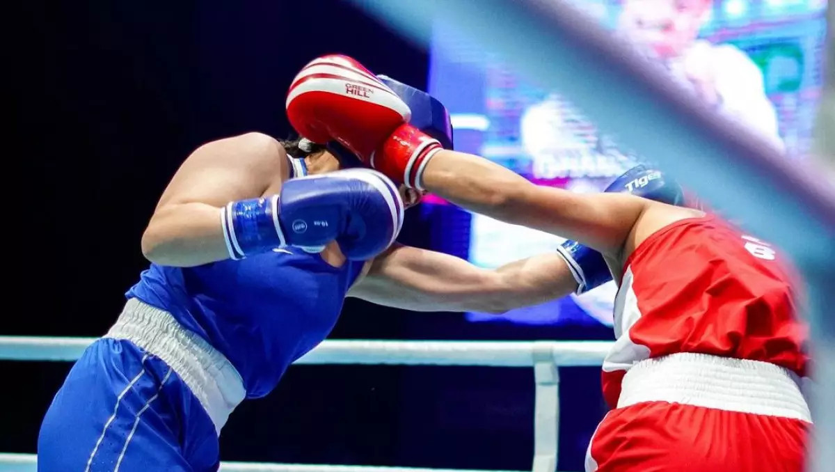 Қазақ пен қырғыз боксшының айқасы екі нокдауннан кейін тоқтатылды