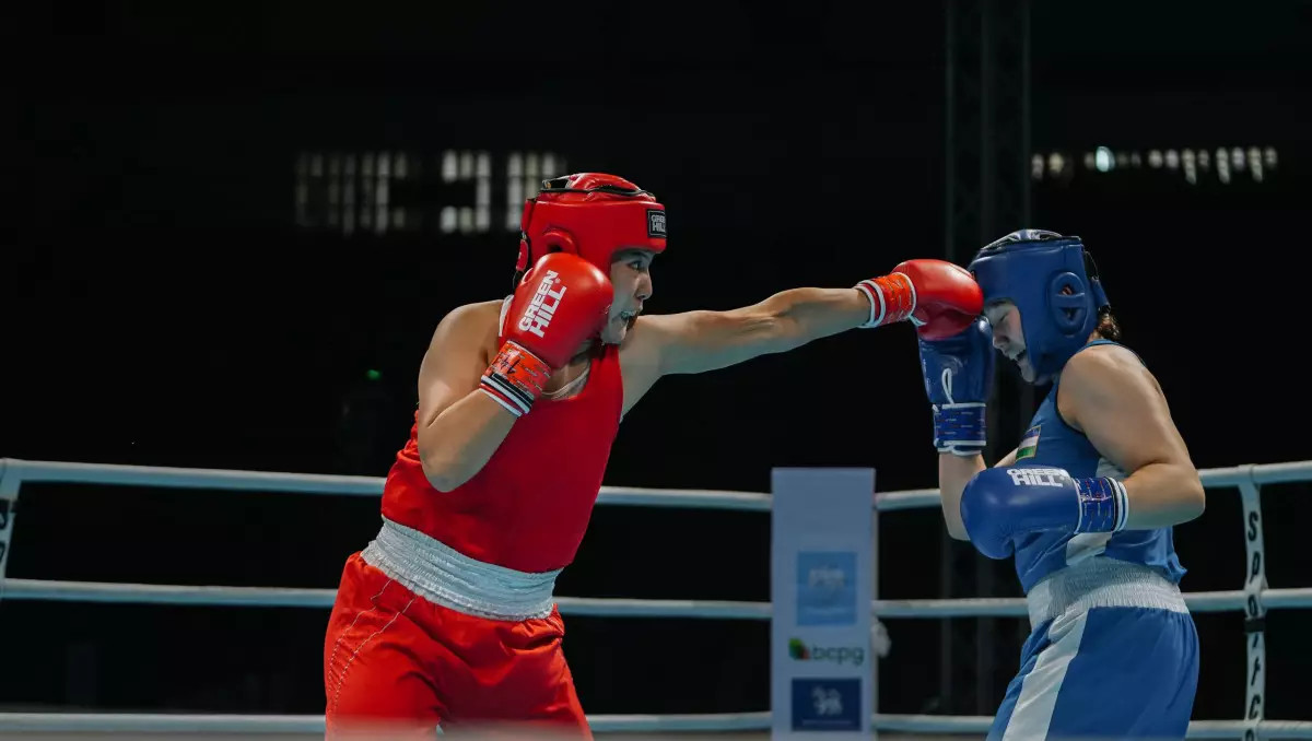 Қазақстандық боксшы АЧ-де өзбек қарсыласын таза жеңді