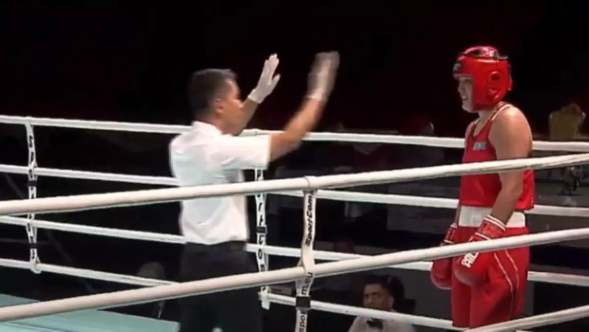 Қазақ боксшының АЧ алтыны үшін айқасын төреші тоқтатып татстады