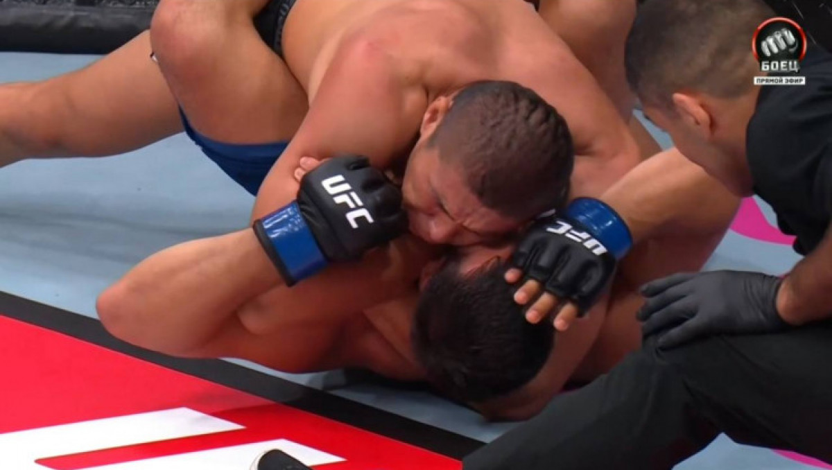 Қырғыз балуаны UFC-дегі айқаста қазақты бірінші раундта-ақ тұншықтыра салды