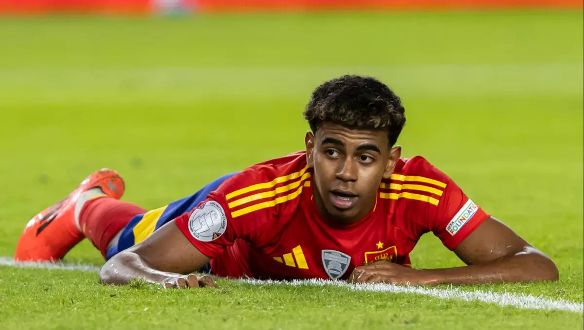 "Неймардың кебін киесің". "Барса" бапкері Ямальға ескерту жасады