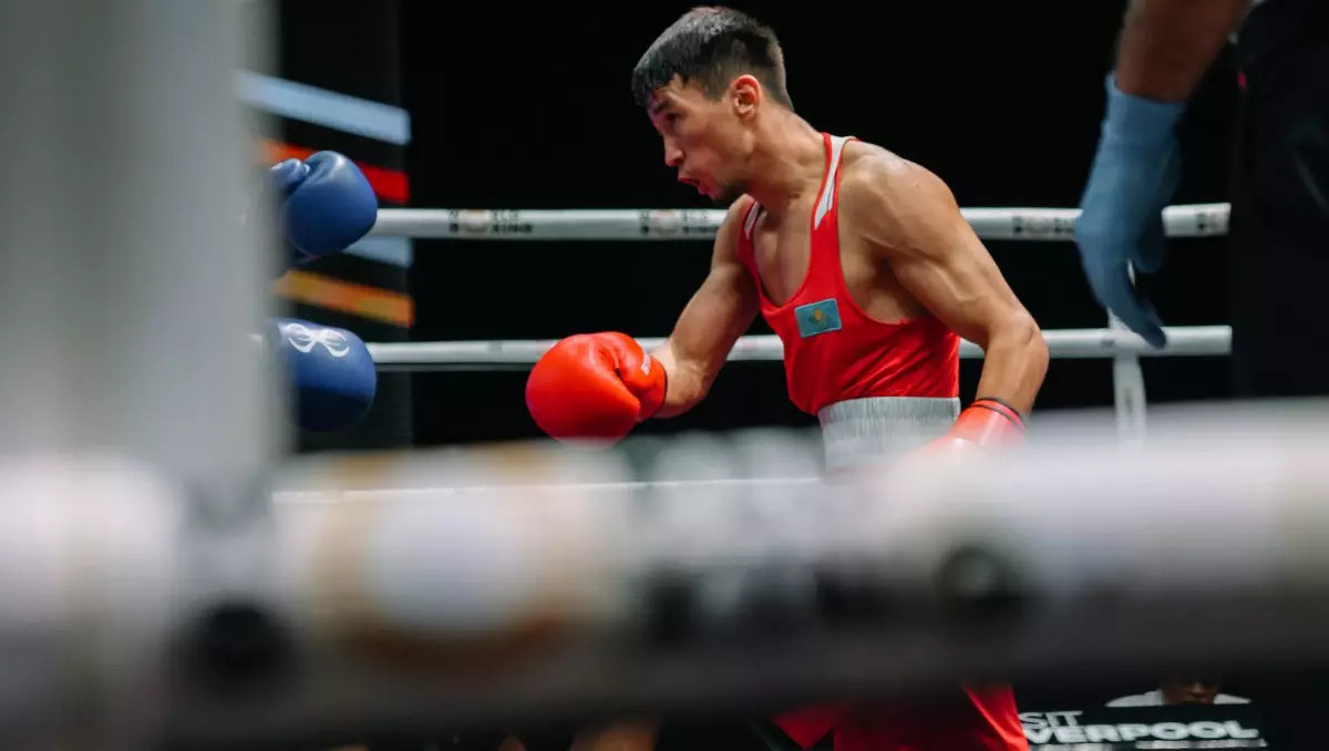 Жүлде үшін айқаста Махмұт пен қарсыласы бір-бірін кезекпен нокдаунға түсірді