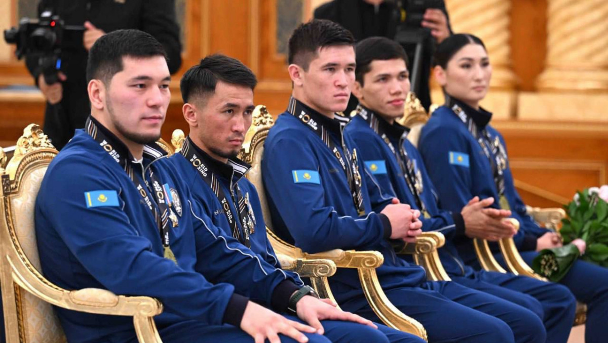 Тоқаев әлем чемпионатынан кейін боксшы және бапкерлермен кездесті