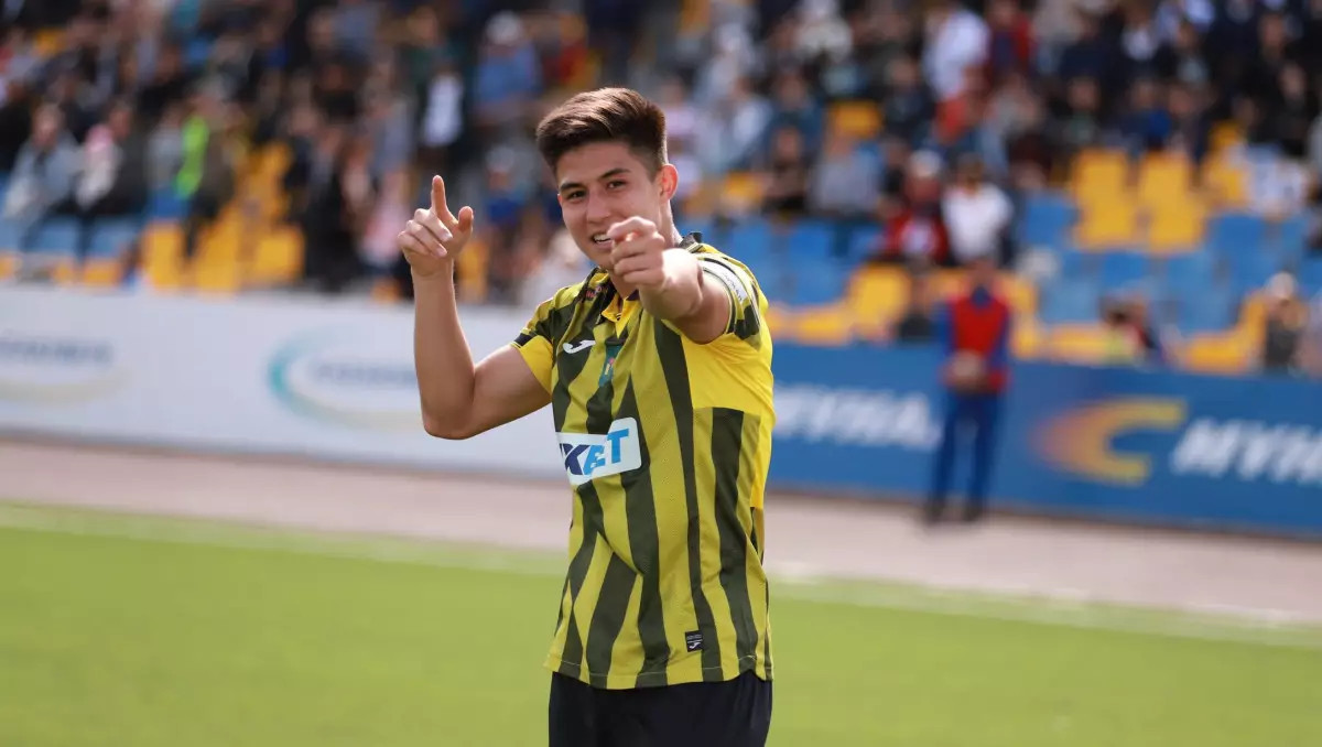 18 жаңа толған Дастан Сәтбаев жаңа рекорд орнатты