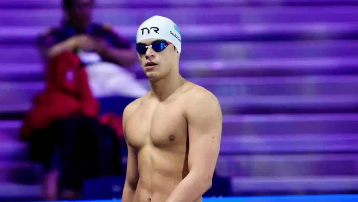 Жалаңаш үлкен кеуделі әдемі азиялық әйелдер Жалаңаш үлкен кеуделі әдемі азиялық әйелдер