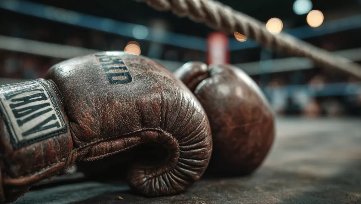 Жеңілмеген қазақ әлемдегі ең мықты боксшымен қашан айқасатыны айтылды