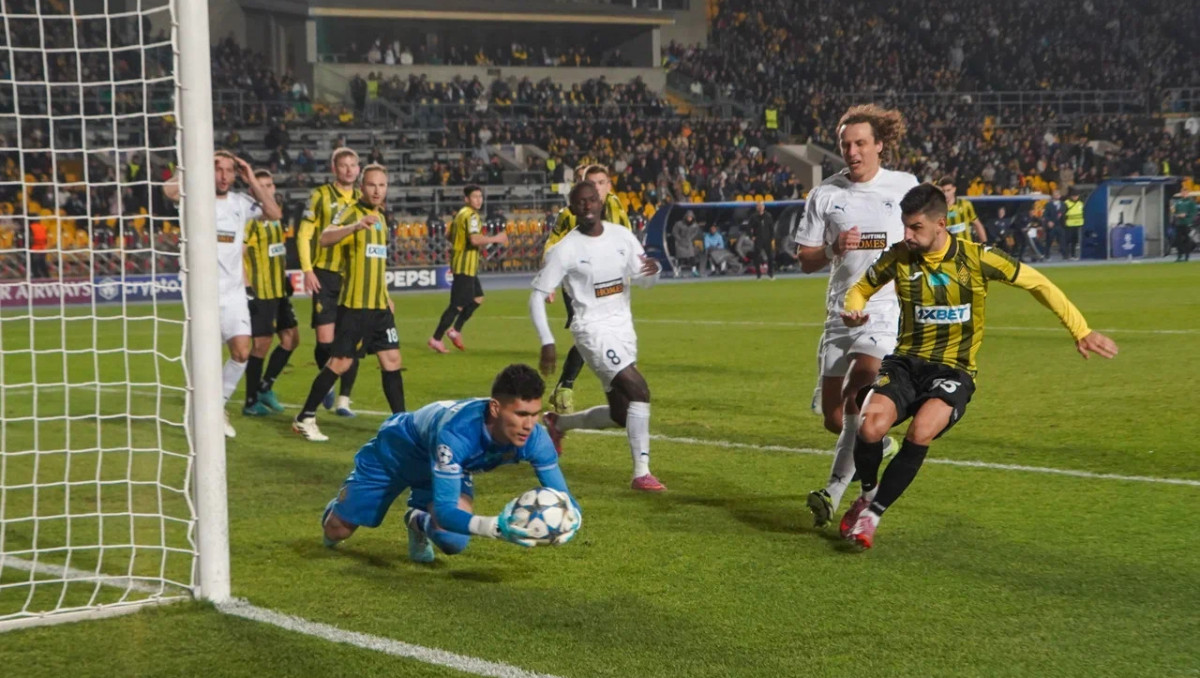 UEFA Темірлан Анарбековтің сейвін үздік сәттерге қосты