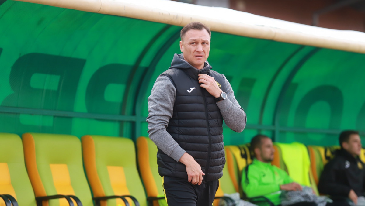 "Қайраттың" бас бапкері "Реал" мен "Челсиден" шақырту алды