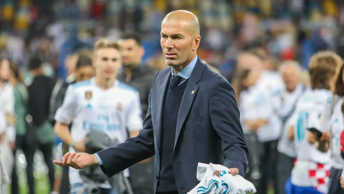 Зиданға Еуропадағы ең атақты клубтың бірін жаттықтыру ұсынылды