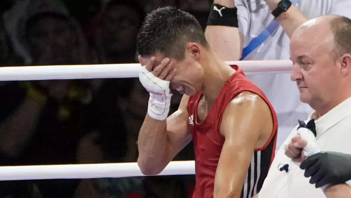 "Басын салбыратып...". Ресейлік боксшы Бибосыновпен финалға қатысты масқара мәлімдеме жасады