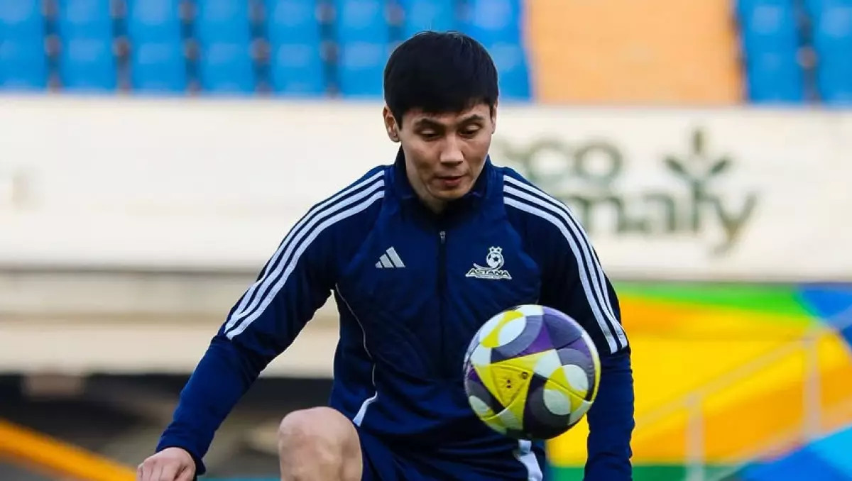 Бауыржан Исламхан 7 дүркін чемпионмен келісімшартқа қол қойды