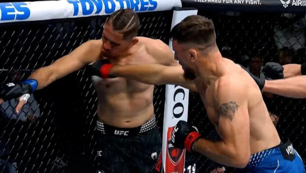 "Октагонға жалғыз шықпаймын". Қарсыласын тұрған күйде сілейткен қазақстандық