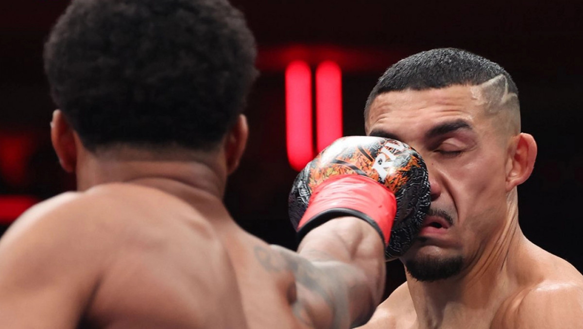 Жеңіліп көрмеген боксшы бір жекпе-жек арқасында Биволдан да, Бетребиевтен де асып түсті