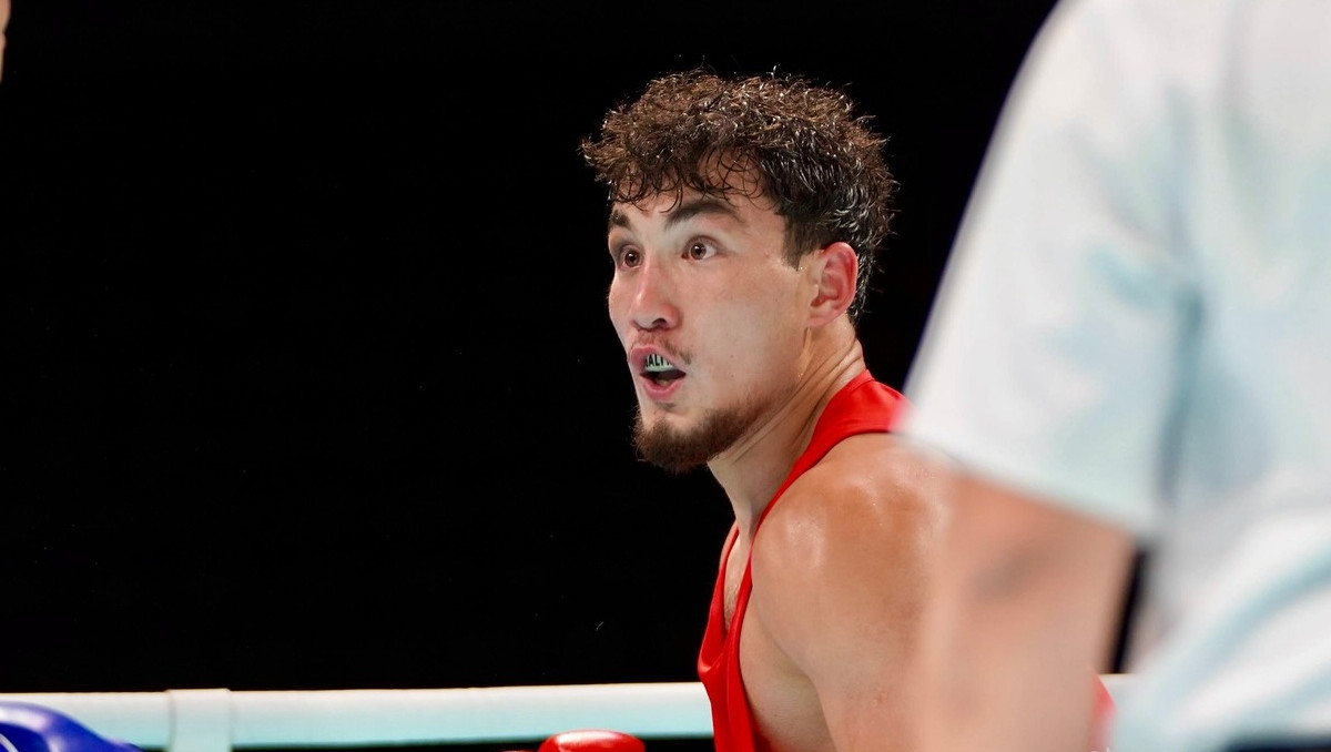 Қазақстан боксшысының ӘЧ-дегі жекпе-жегінде сенсация болды