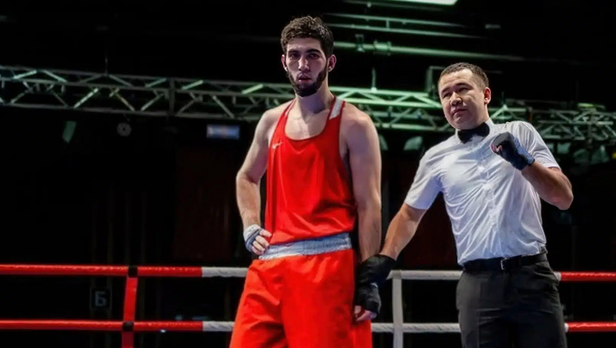 Қазақстандық боксшының жекпе-жегінде дисквалификация болды