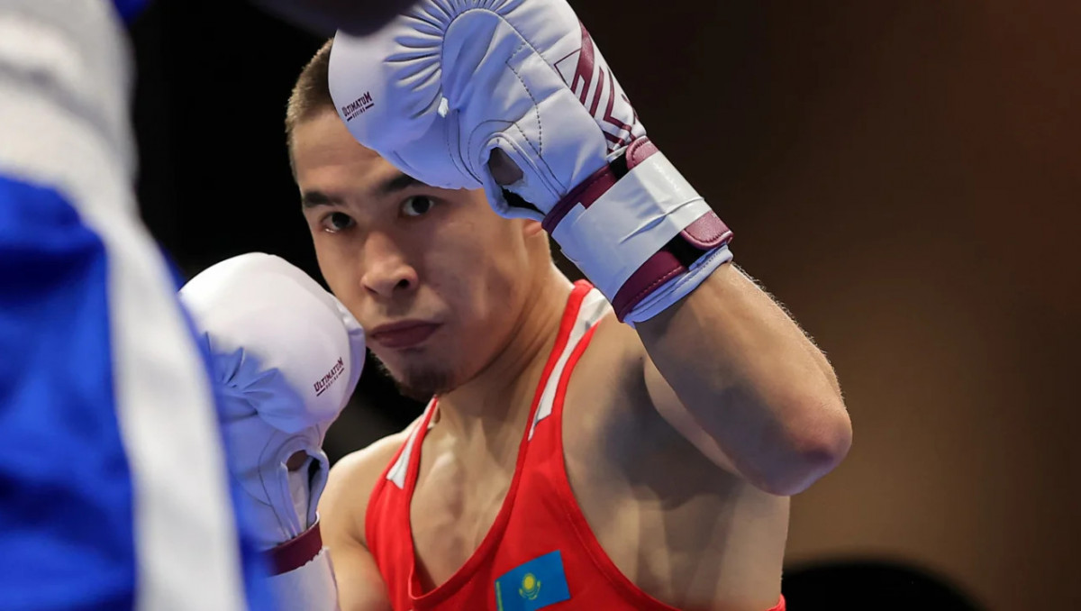 Қазақ боксшы жүлде үшін айқаста мерзімінен бұрын жеңіске жетті