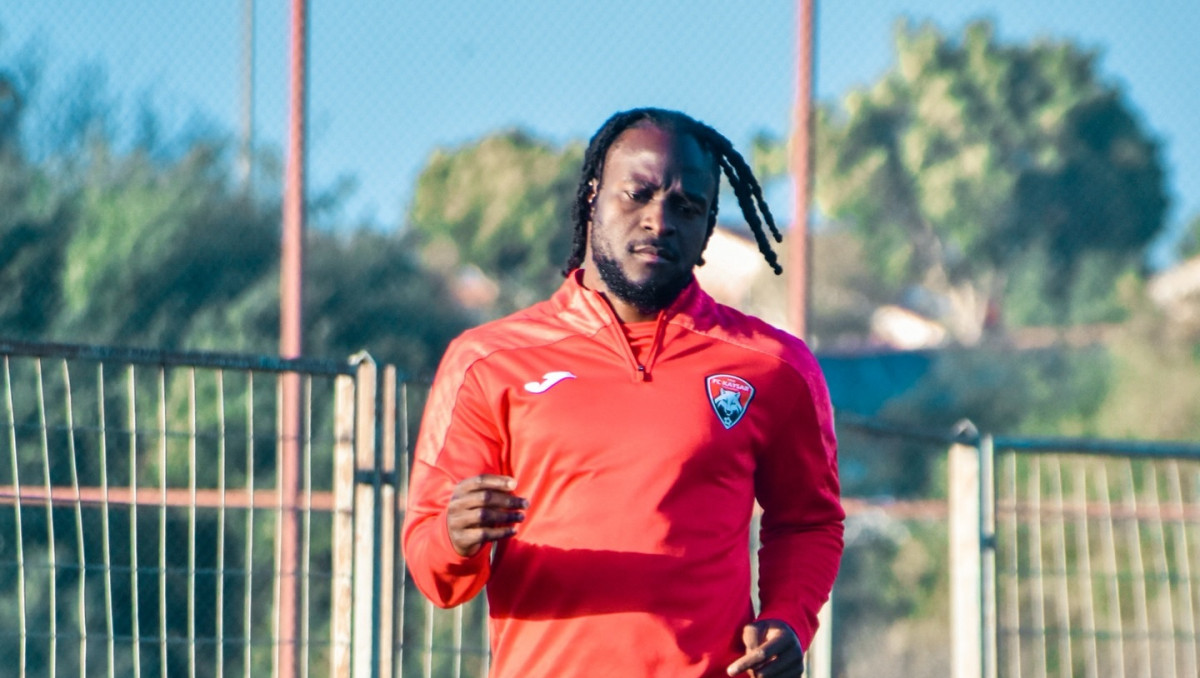 "Челсидің" бұрынғы ойыншысы Дубайдан Қазақстанға жете алмай отыр