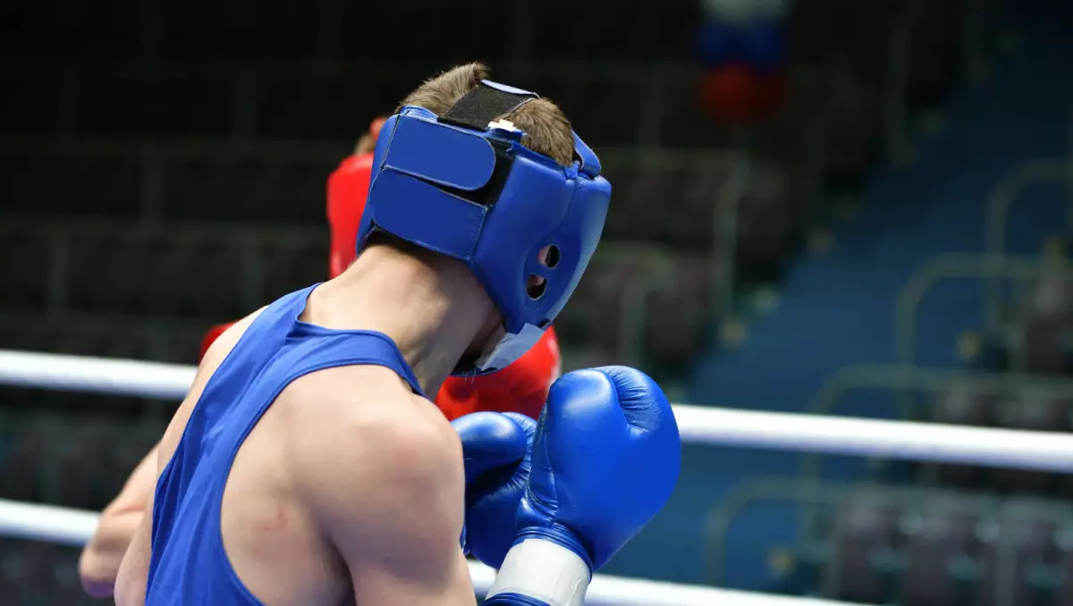 Қазақ боксшы амеркиалықпен жүлде үшін тарытсты айқаста жеңісті жұлып әкетті