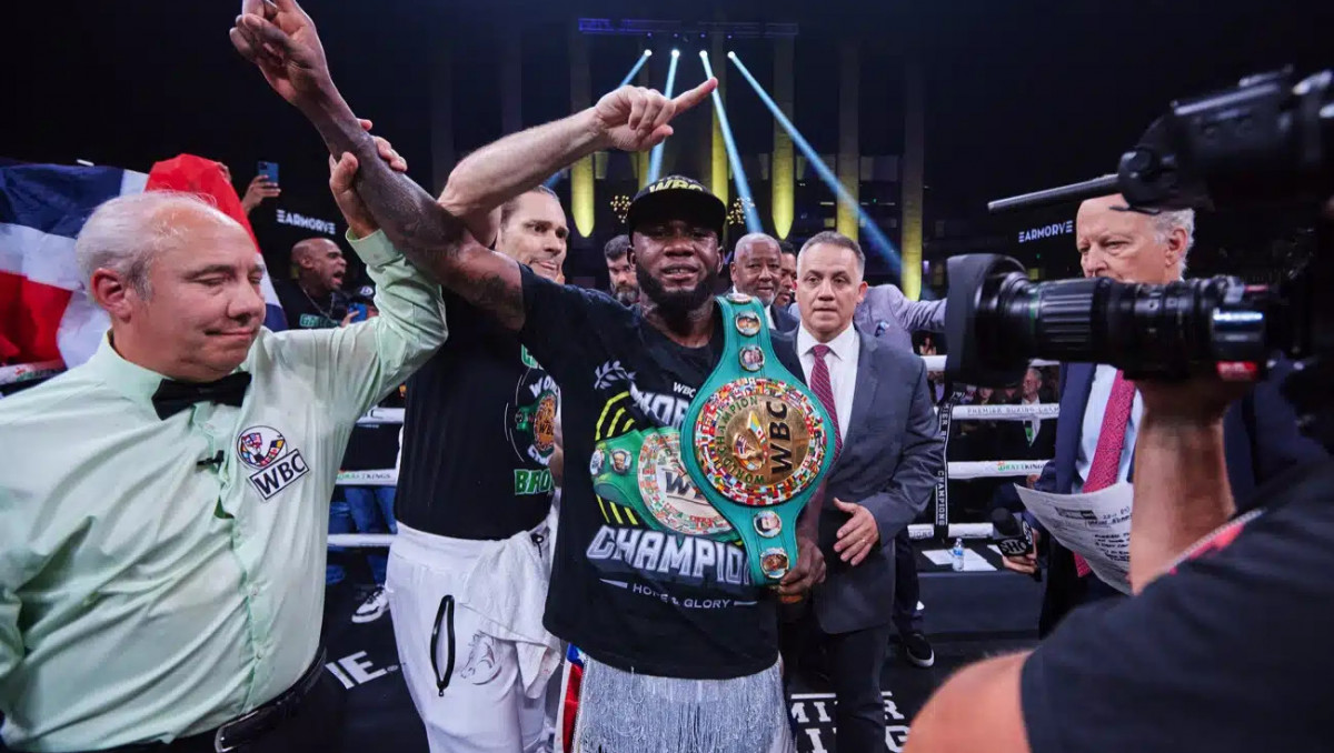 Әлем чемпионы Жәнібекпен енді жұдырықтасқысы келеді