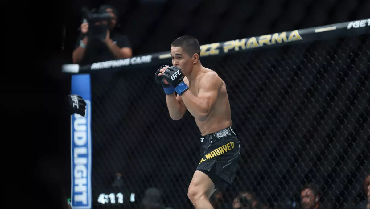Қазақстандық файтер UFC-дегі Алмабаев - Джонсон айқасында кім жеңетінін айтты