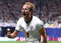 ©x.com/England