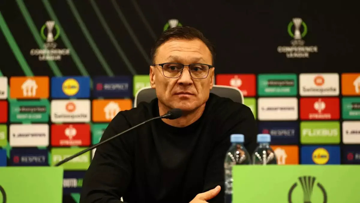 "Футболды түсінбейді, ақымақ адамдар". Уразбахтин "Қайрат" ойынына наразылар жайлы