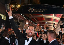 ©x.com/ballondor/