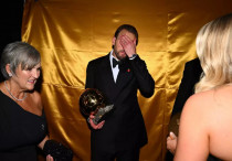 ©x.com/ballondor/