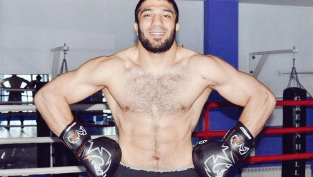 Ауыр салмақтағы қазақстандық боксшы WBC титулы үшін 17 нокауты бар кәсіпқоймен жұдырықтасады