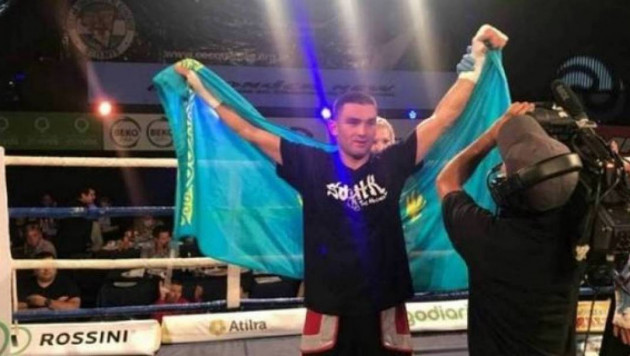 "Канелоның" спарринг қарсыласы болған қазақстандық боксшы  IBF ұйымының белбеуін жеңіп алды