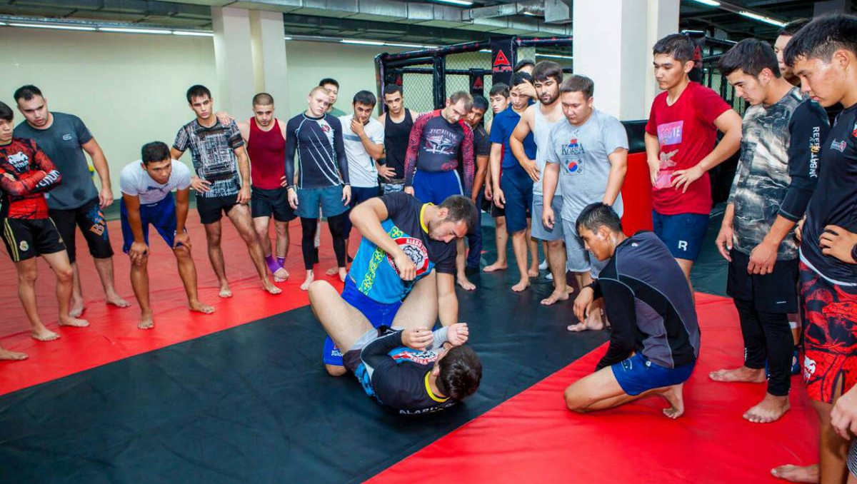 "Alash Pride FC" клубының спортшылары ашық жаттығу өткізді