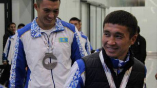 Қазақстан құрамасының боксшылары Астанаға ұшып келді. Жанкүйерлер ӘЧ-2017 жүлдегерлерін күтіп алды