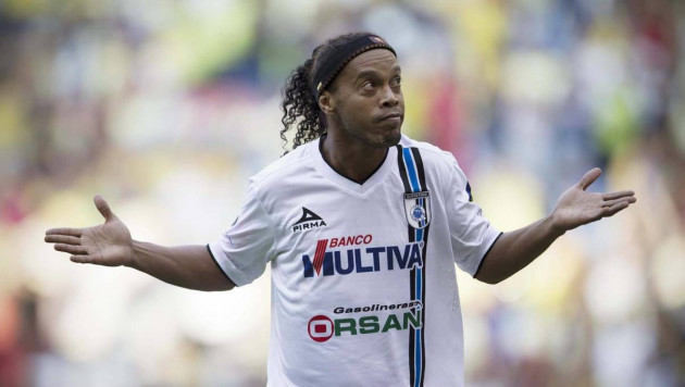 Әйгілі бразилиялық футболшы Роналдиньо спорттағы мансабын аяқтады