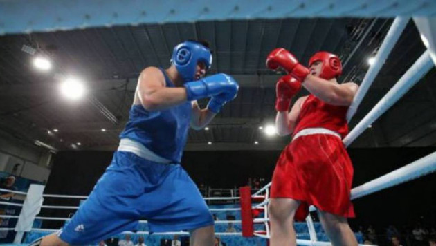 Қазақ боксшысы Олимпиада финалында төрешілер ресейлікке "жақстасқанын" айтады
