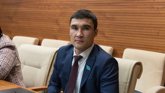 Серік Сәпиев депутаттық мандатын тоқтатуды өтінді
